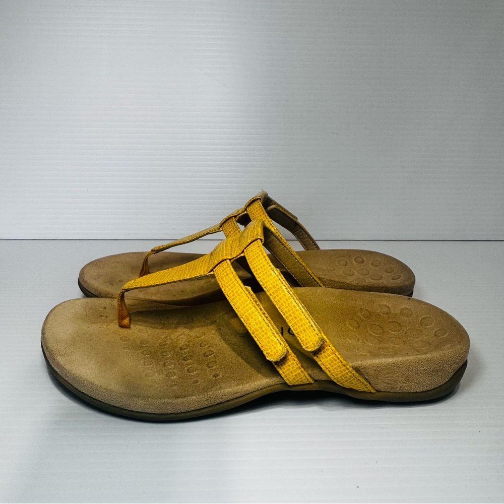 Vionic Elvia Yellow Leather Sandals Size 7.5 - Picture 3 of 14